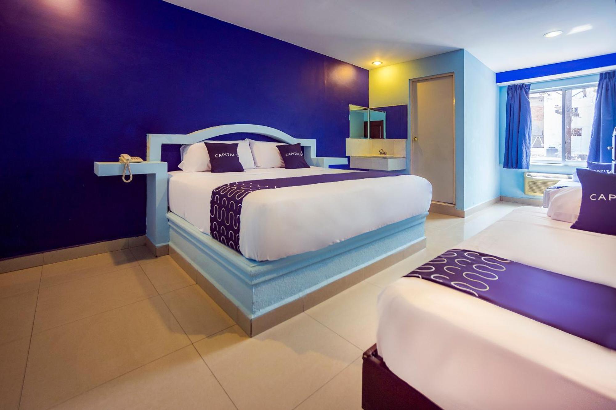 Capital O Hotel Diro, Monterrey Extérieur photo