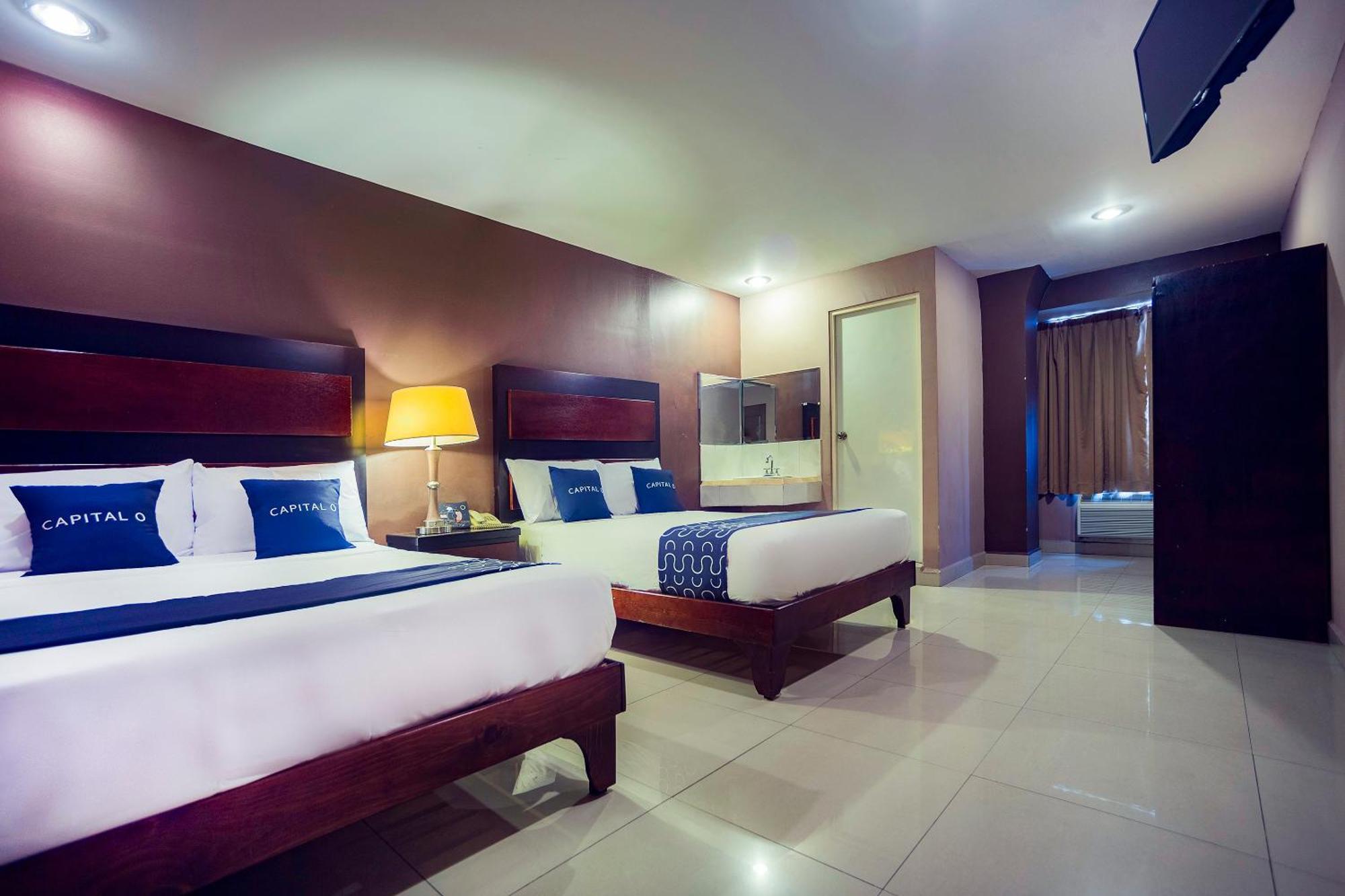 Capital O Hotel Diro, Monterrey Extérieur photo