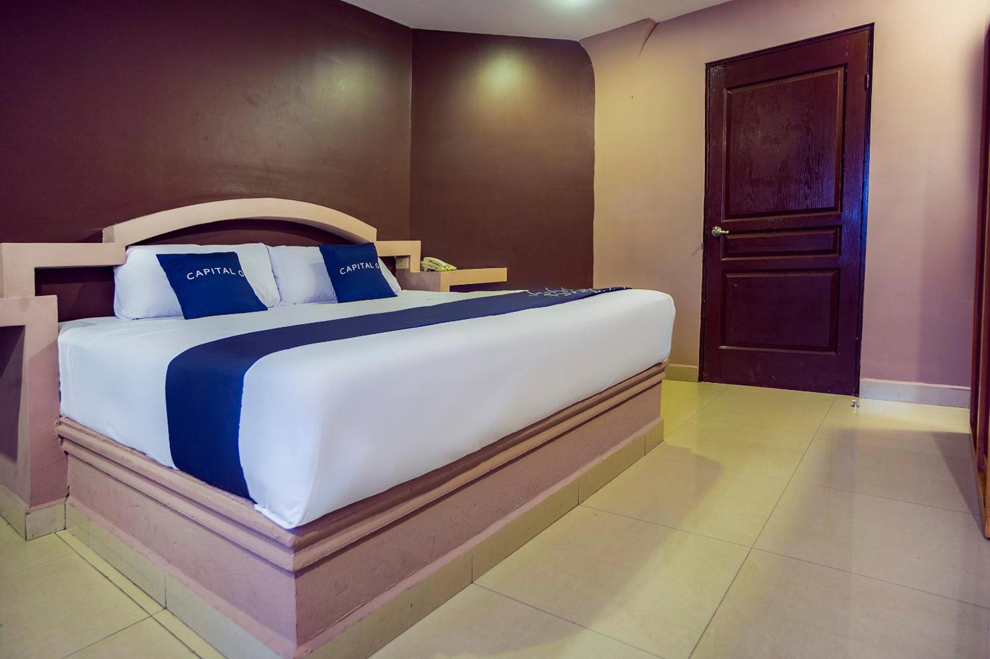Capital O Hotel Diro, Monterrey Extérieur photo