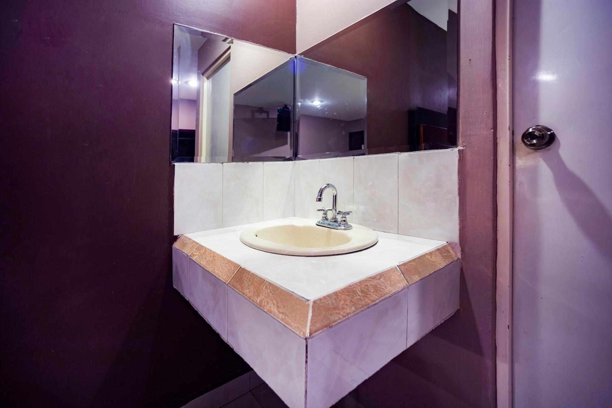 Capital O Hotel Diro, Monterrey Extérieur photo