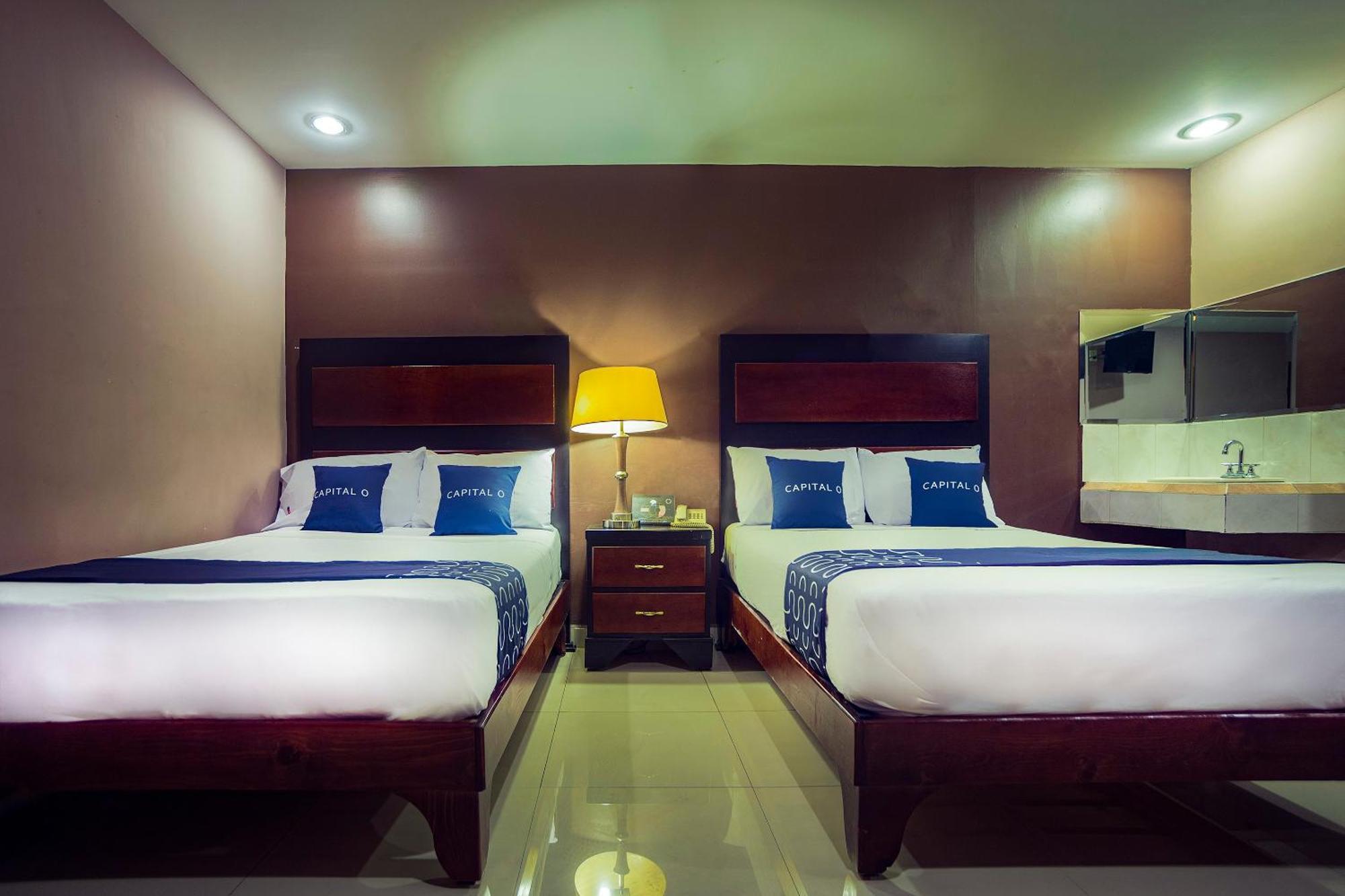 Capital O Hotel Diro, Monterrey Extérieur photo