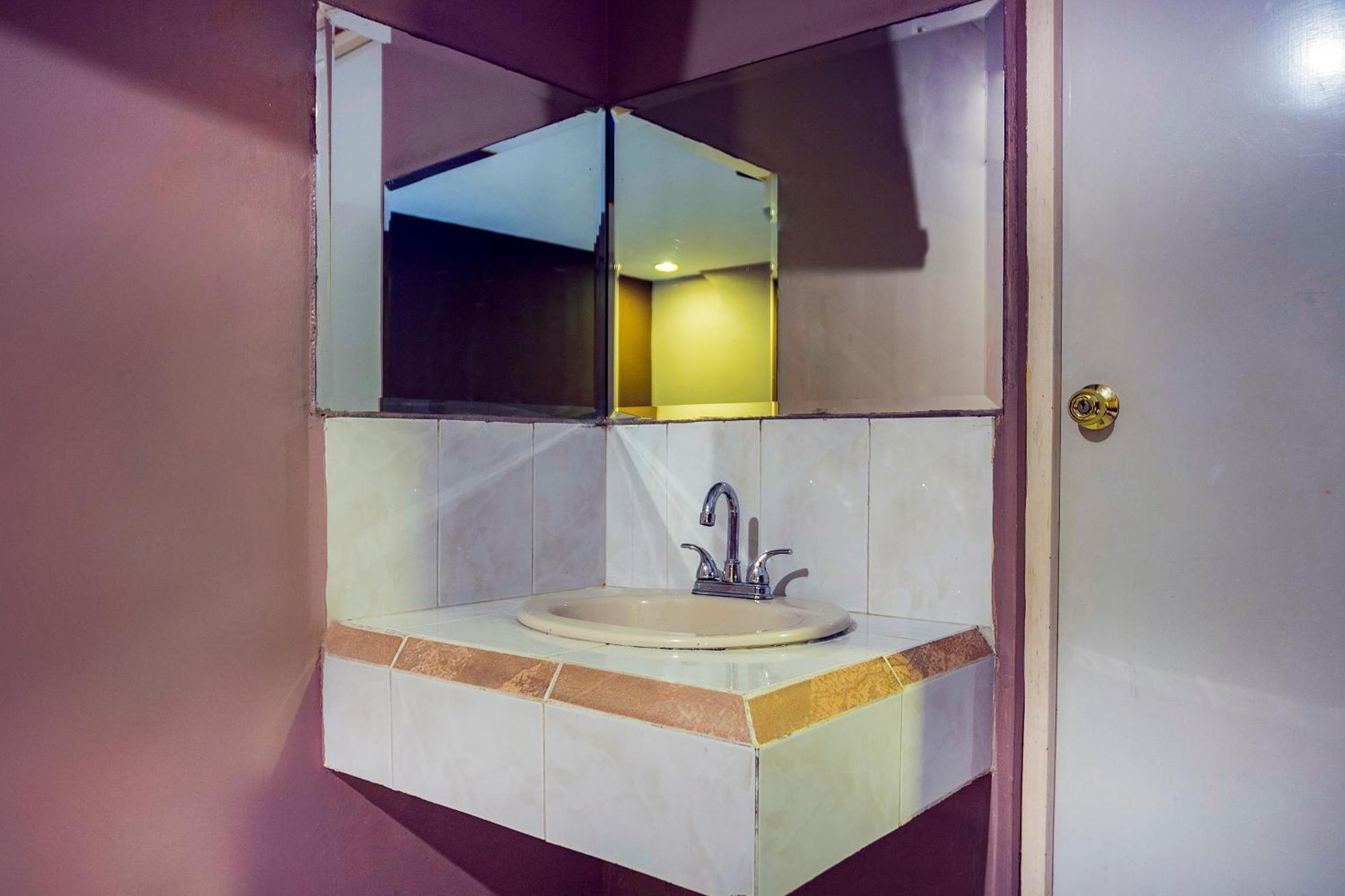 Capital O Hotel Diro, Monterrey Extérieur photo