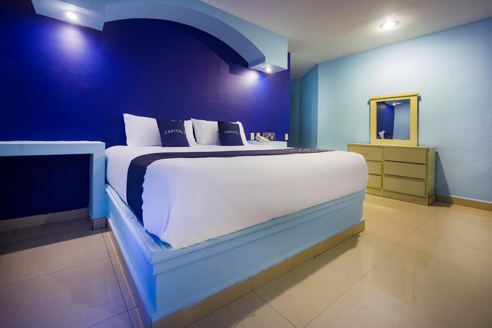 Capital O Hotel Diro, Monterrey Extérieur photo